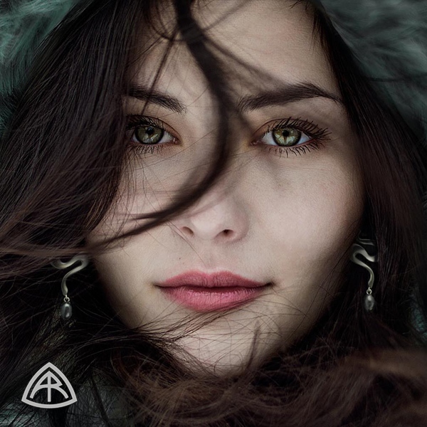annikarutlin's tweet photo. Its cold out so now is the time to show yourself some love? 💝 Gift yourself these gorgeous wavey pearl earrings for an elevated look this season! 

https://t.co/foBmypbkqN https://t.co/sNgKvhqPM7