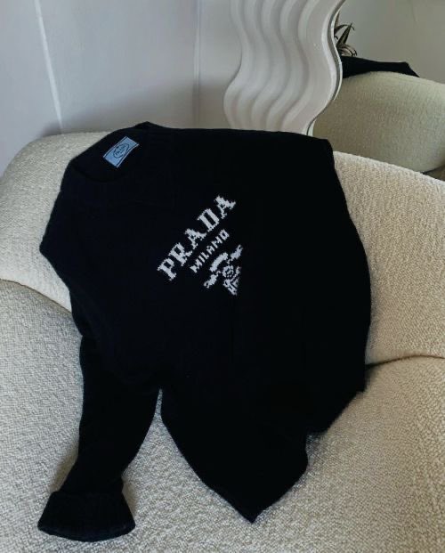 prada sweater