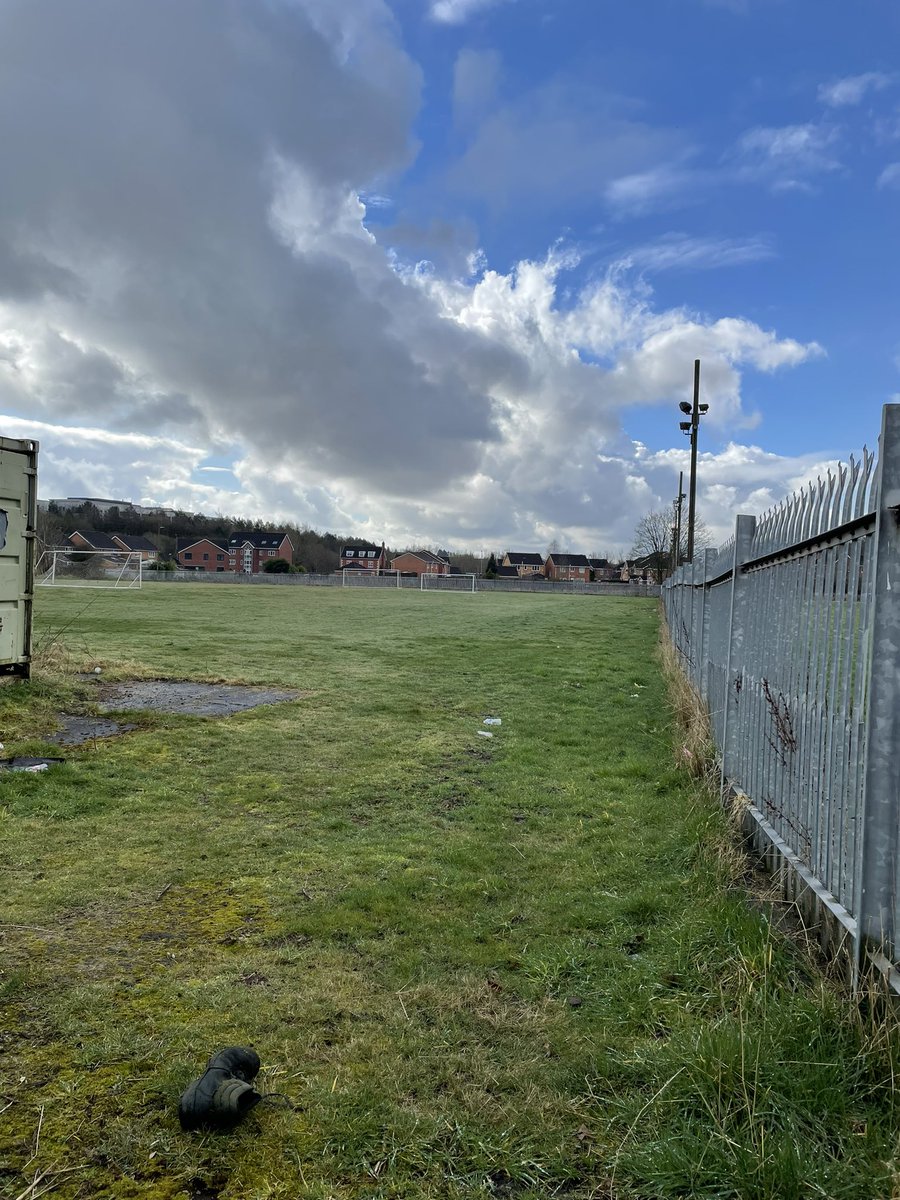 nezzaefc's tweet image. Car in for a service in Whitefield so went for a run and change of scenery down memory lane how things have changed what a waste of a proper football club I hope the people trying get it back to where it belongs Good luck 🤞 👍