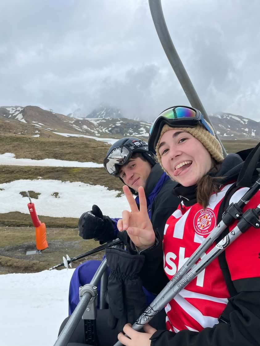 ComunidadResa's tweet photo. This is #ResaSnow en @AramonFormigal! 🔥😎🎿🏂💚
#ResaHub https://t.co/q1tqv1ARyn