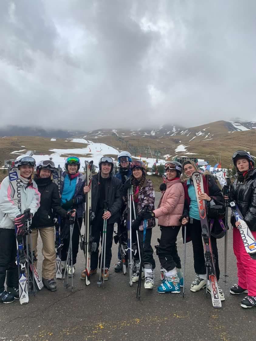 ComunidadResa's tweet photo. This is #ResaSnow en @AramonFormigal! 🔥😎🎿🏂💚
#ResaHub https://t.co/q1tqv1ARyn