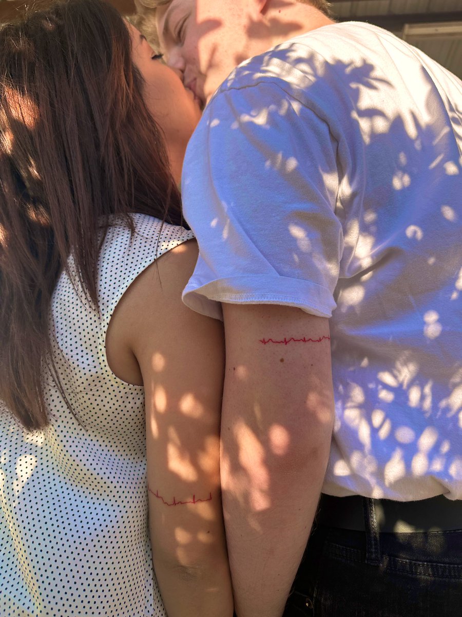 anaissa_diazray's tweet photo. Matching tattoos 🫶🏼 https://t.co/Lqs9TI1rnp