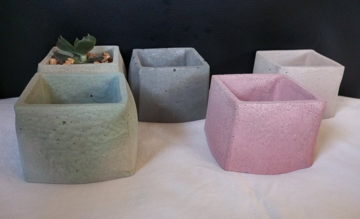 Square #planters to spruce up your space
Countrywide delivery
Catalog 🔗 in bio 

#gainwiththeepluto #gainwithxtiandela #gainwithmugweru #concreteholders #concretedecor #concreteplanter #handmadegifts #handcraftedinkenya  #homedecor  #kenyandecor #succulents #pots #kenyan