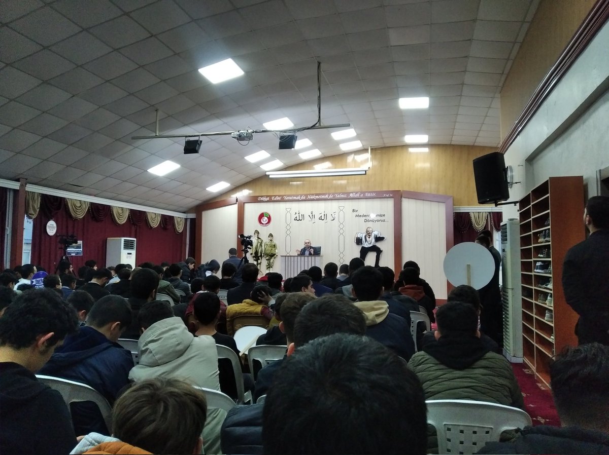 Gençlerle Çanakkale ruhunu canlandırmak maksadı ile #Furkanhareketi olarak konferans düzenlendi...

#FurkanGençlikKonferansları
#18martcanakkalezaferi