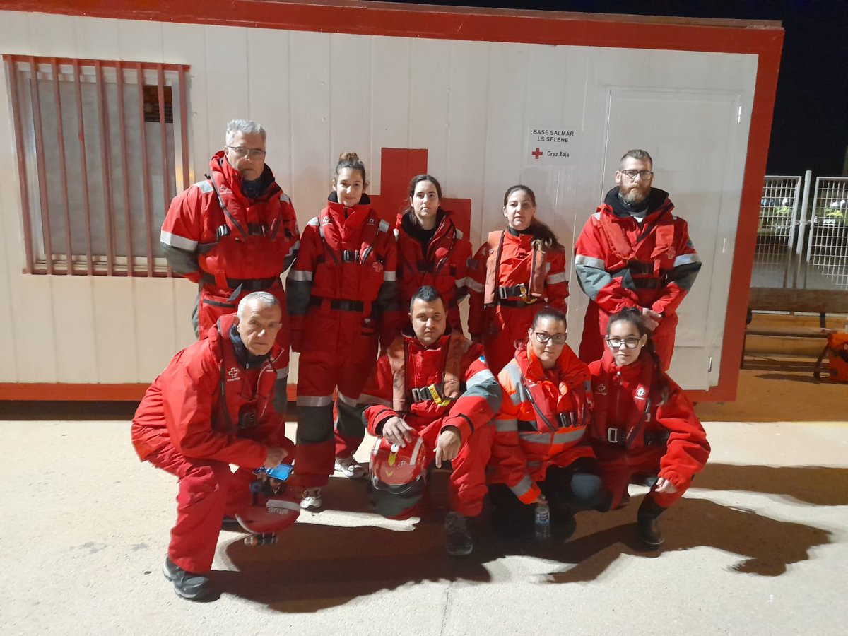 CruzRojaRMurcia's tweet photo. La formación continuada, emergencias, lucha contra la contaminación…. Nuestras #BasesdeMar siempre alerta 24/7 para garantizar una respuesta efectiva en todo el litoral de la #RegióndeMurcia. Hoy nuestra #LSAtenea y #LSPoniente y anoche nuestra #LSSelene #Stamby6y16VHF #112RM https://t.co/sGb8vxwxz6