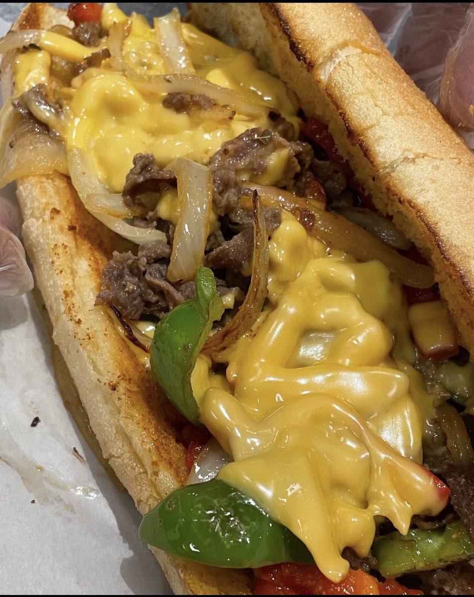 Philly Cheesesteak!
#bagelstoreandsomuchmore #phillycheesesteak #longbeachnewyork