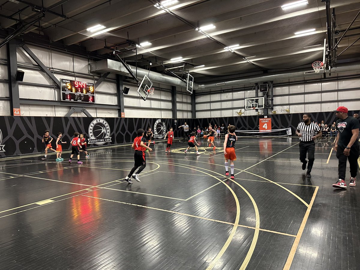 zg_tristate's tweet photo. New York Grand Opener is underway at House of Sports! #ZGOpener | @ZeroGravityBB | #ZGSpring https://t.co/jbNS0xG426