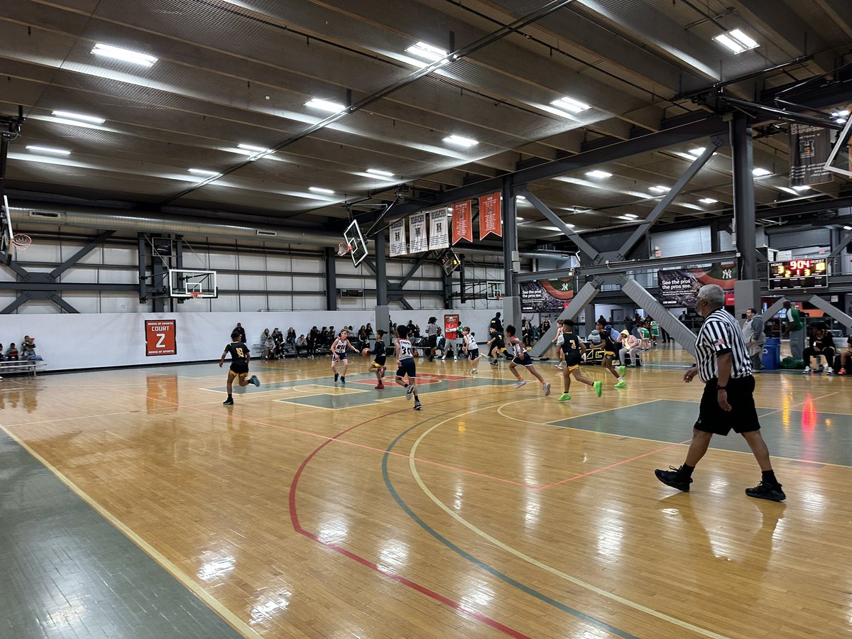 zg_tristate's tweet photo. New York Grand Opener is underway at House of Sports! #ZGOpener | @ZeroGravityBB | #ZGSpring https://t.co/jbNS0xG426