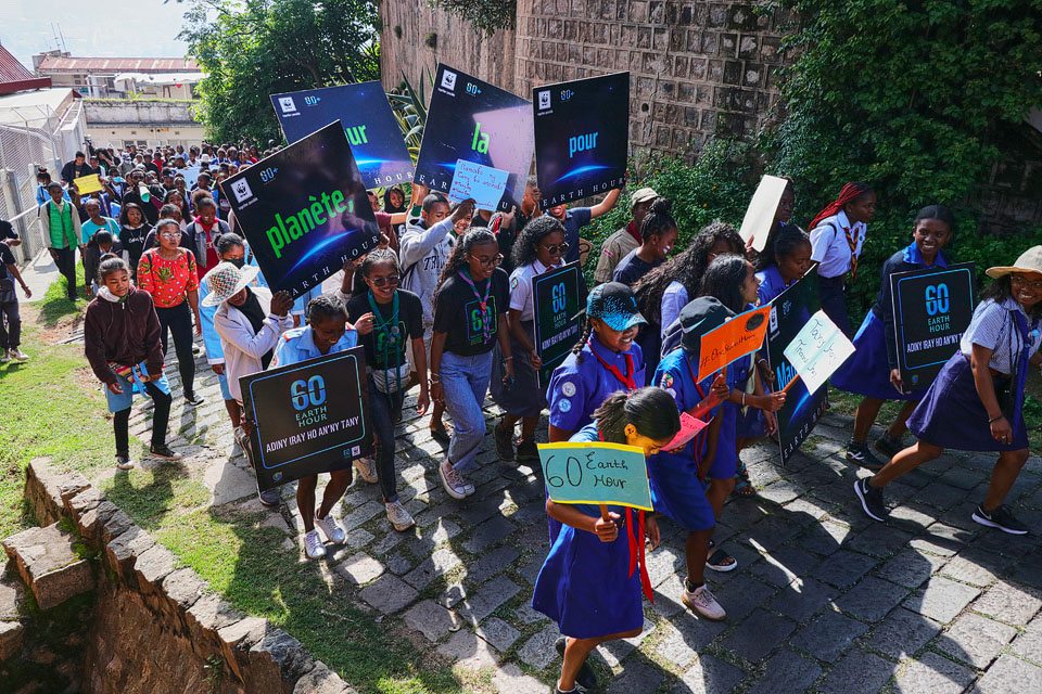 wwf_mada's tweet image. MARCH FOR NATURE - ANDOHALO - MADAGASCAR 🇲🇬🌍
400 youth joined the march for nature this March 18 in Andohalo - Antananarivo, Madagascar for the Earth Hour 2023 celebration. ✊❤️
J-7 !!
#OnesharedHome #EarthHour2023 #ForNature