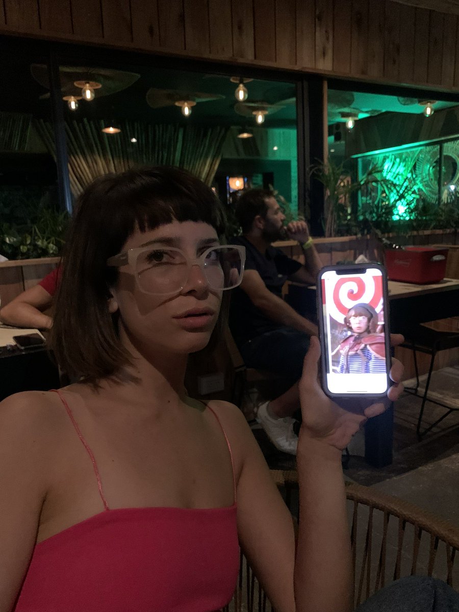 LuRodriguez33's tweet photo. Fui a un bar y uno que trabaja ahí me dijo que soy igual a ese Jsjajajjajajajjs Lrpm https://t.co/gRueN6Tsys