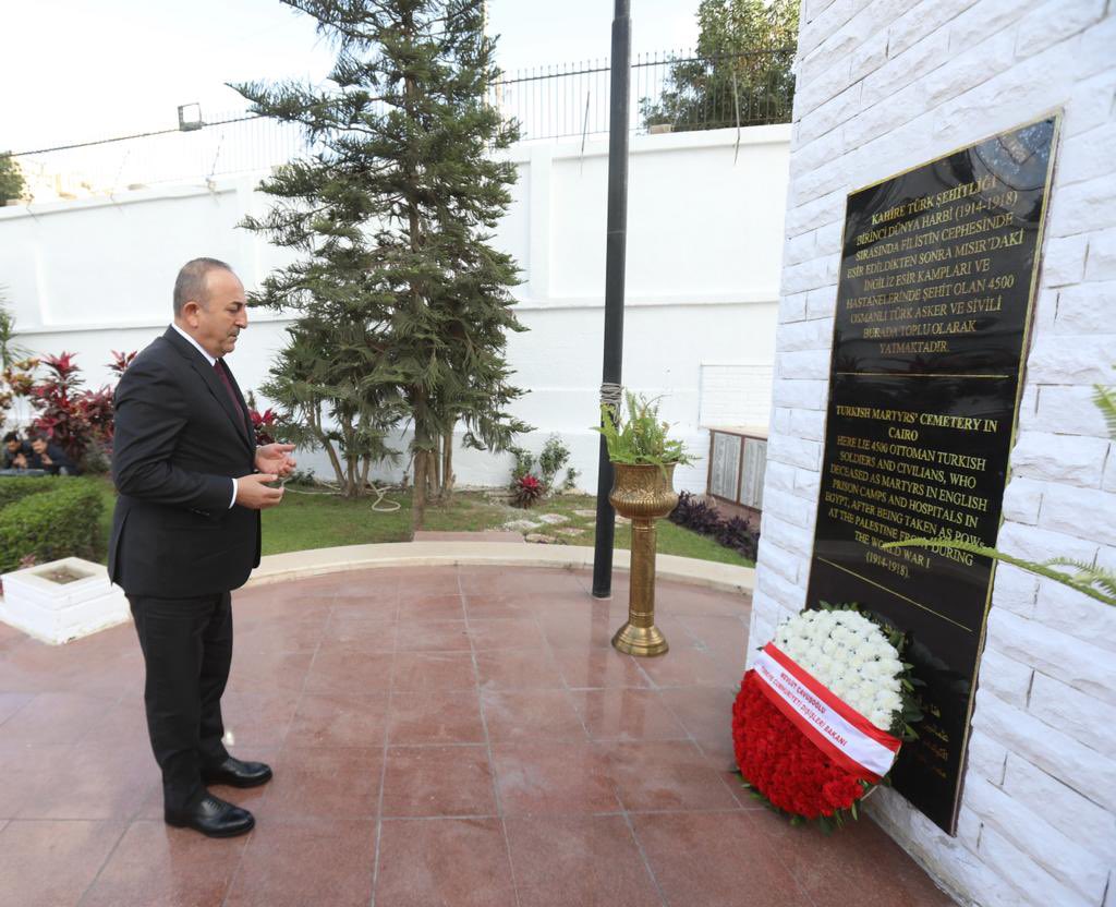 MevlutCavusoglu's tweet photo. 18 Mart Çanakkale Zaferi ve Şehitleri Anma Günü’nde Kahire'deki şehitliğimizi ziyaret ettik.

Başta Gazi Mustafa Kemal Atatürk ve silah arkadaşları olmak üzere tüm kahramanlarımızı ve şehitlerimizi saygı, rahmet ve minnetle anıyorum.🇹🇷 https://t.co/NphldbX8tW