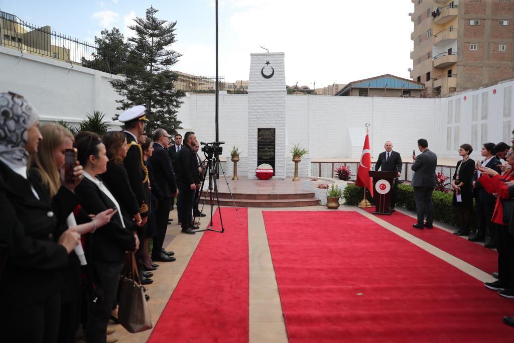 MevlutCavusoglu's tweet photo. 18 Mart Çanakkale Zaferi ve Şehitleri Anma Günü’nde Kahire'deki şehitliğimizi ziyaret ettik.

Başta Gazi Mustafa Kemal Atatürk ve silah arkadaşları olmak üzere tüm kahramanlarımızı ve şehitlerimizi saygı, rahmet ve minnetle anıyorum.🇹🇷 https://t.co/NphldbX8tW