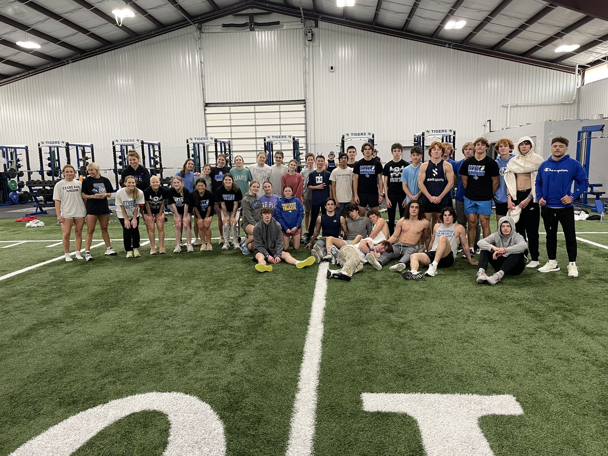 Spring break workouts ✅

Looking forward to being back at it next week! 

It takes what it takes! 

#TPW
#243