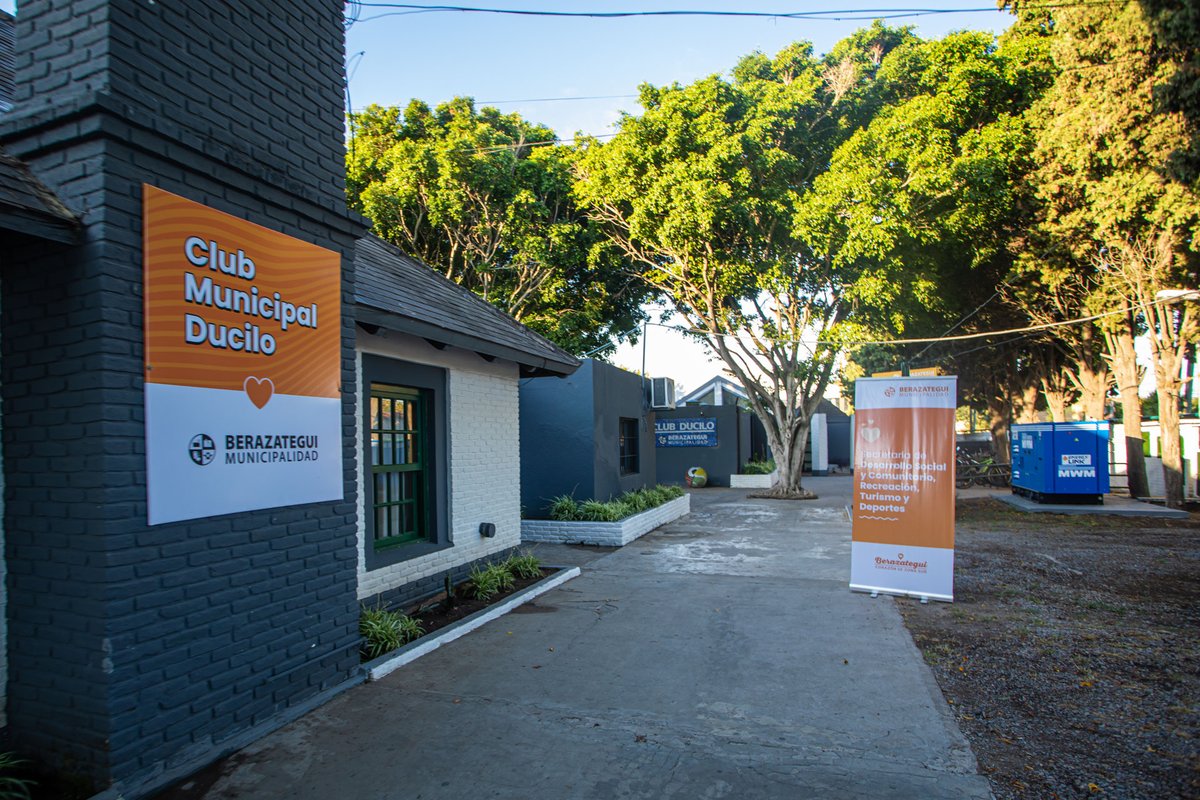 jjosemussi's tweet image. Ayer estuvimos en el Club Municipal Ducilo para participar del evento Exhibición Mujer Deportista organizado en el #MesDeLaMujer. 

Quiero decir que aquel que hace un esfuerzo por el #Deporte se ordena la vida, por eso conviene invertir en estas cosas. 🧡