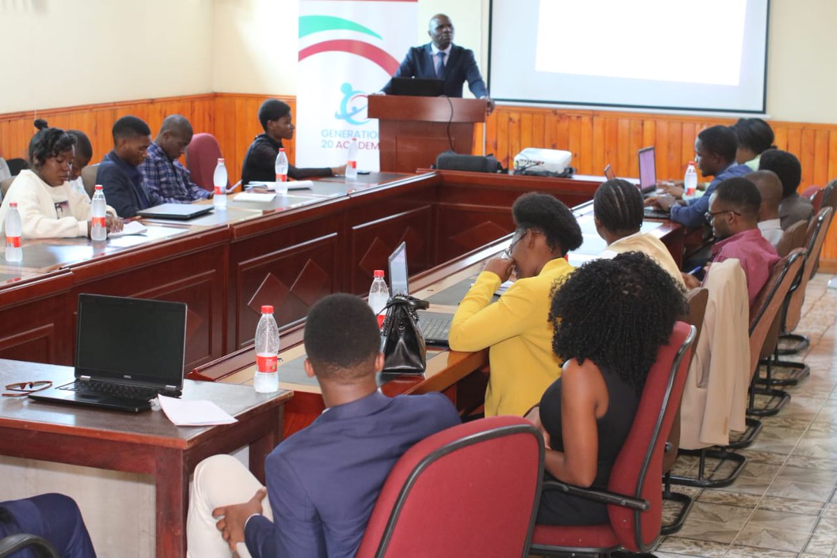 CegolMalawi's tweet image. Center for Governance and Leadership (CEGOL) in collaboration with Bwalo Likule Network (BLN) hosted a Story Lab for Generation 20 Academy Cohort Members at the Malawi University of Business and Applied Sciences (MUBAS) in Blantyre. 

#cegolmalawi #gendem #mubas