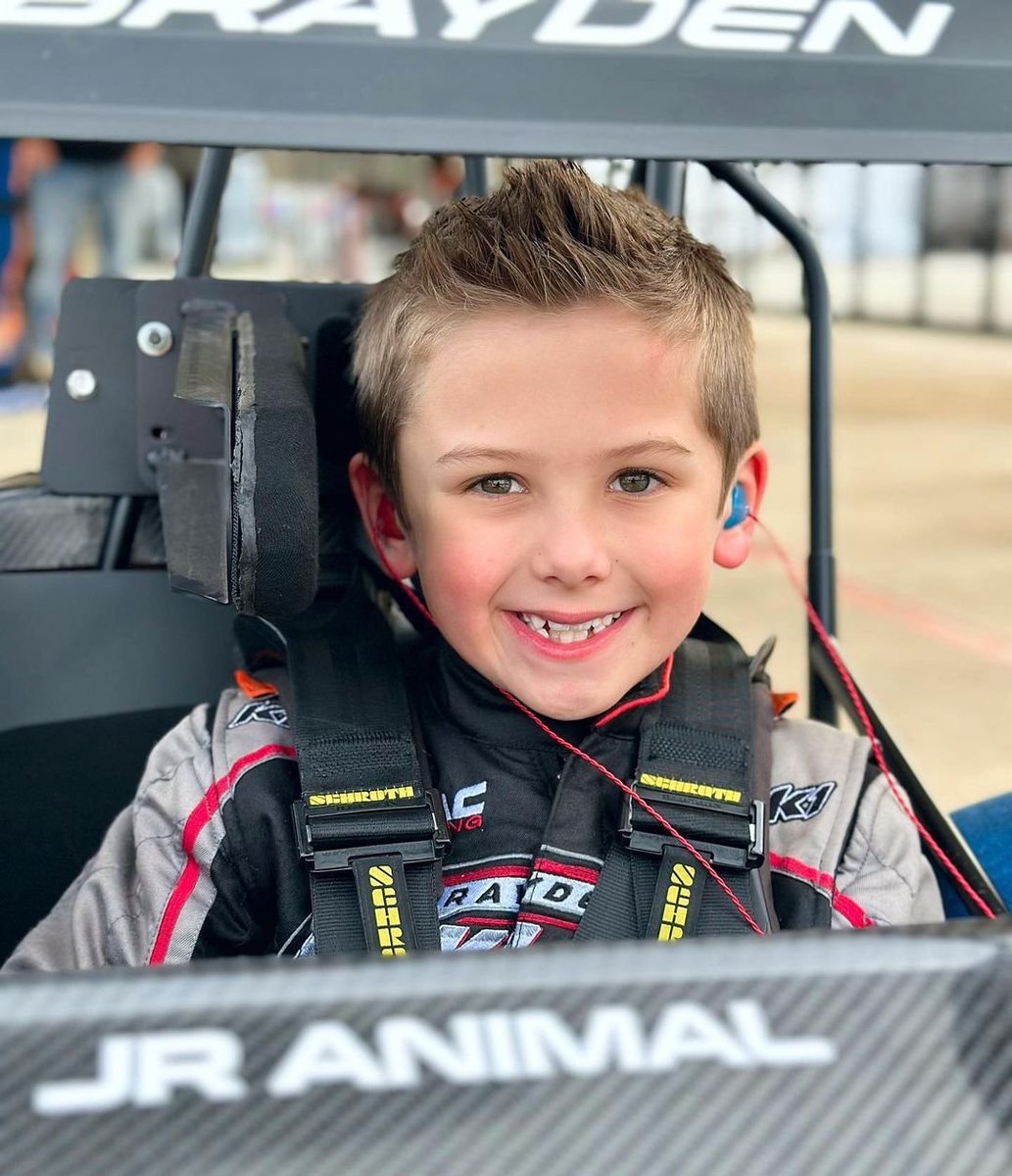 SCHROTH_Aero's tweet photo. Even the youngest rely on @schrothracing to keep safe.
Reposted from Instagram@braydenickler.
#safety #seatbelts #schroth #schrothracing #quartermidgets #nascaryouthseries #usac25 #quartermidgetracing #fastkids #racingfamily #racing https://t.co/UODKAOy08O