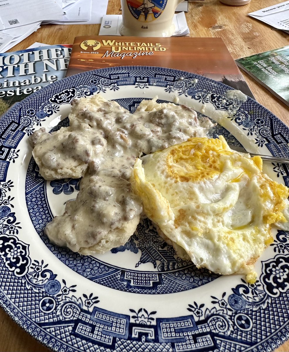 rickdavislaw's tweet photo. Nothing like homemade biscuits and sausage gravy for breakfast! https://t.co/SVIsz4MsfG