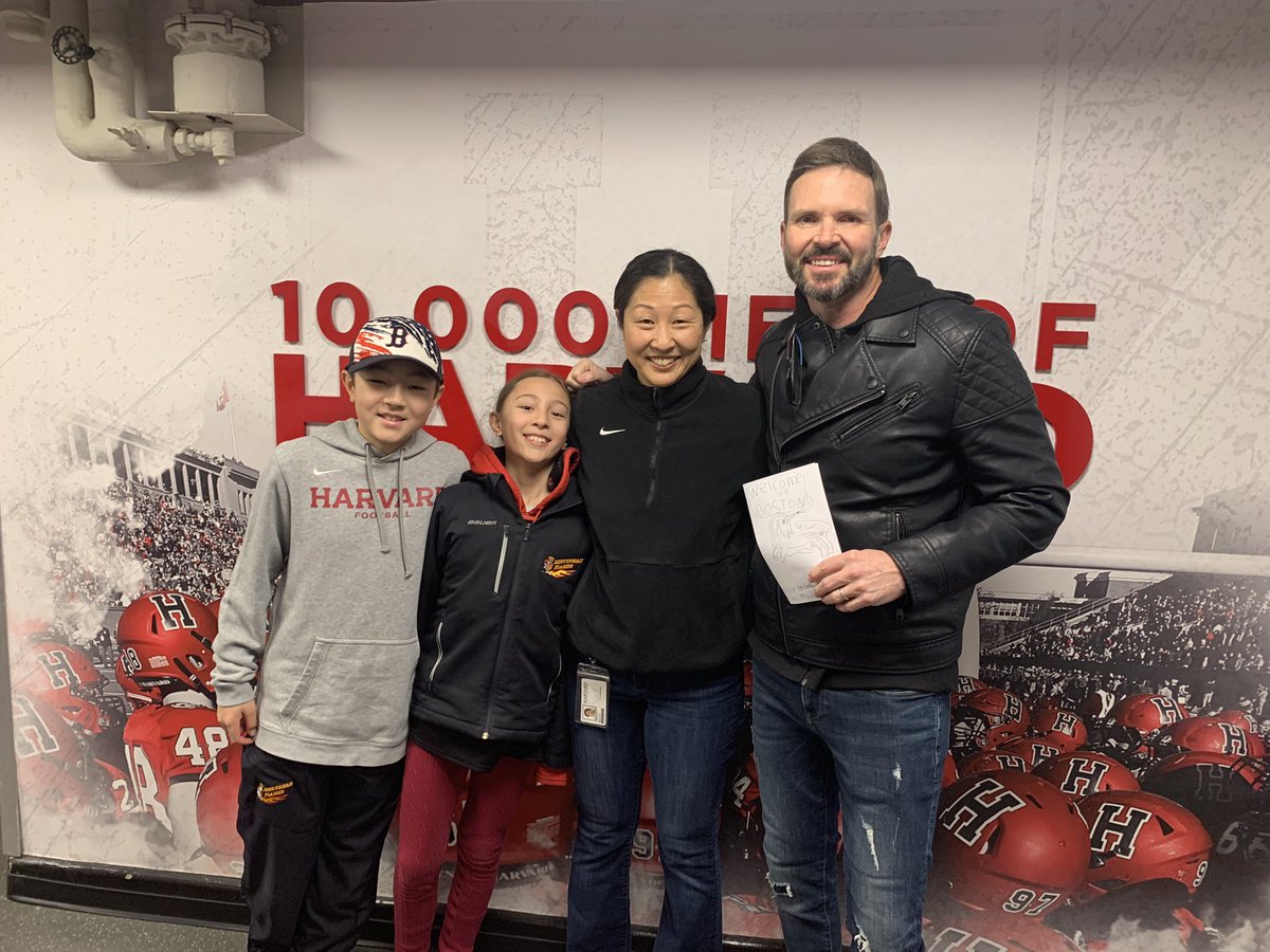 ykuscher's tweet photo. Thank you for coming and visiting Harvard, Kevin and Mexican queen!! #kvjshow https://t.co/F4XvjnHa1L