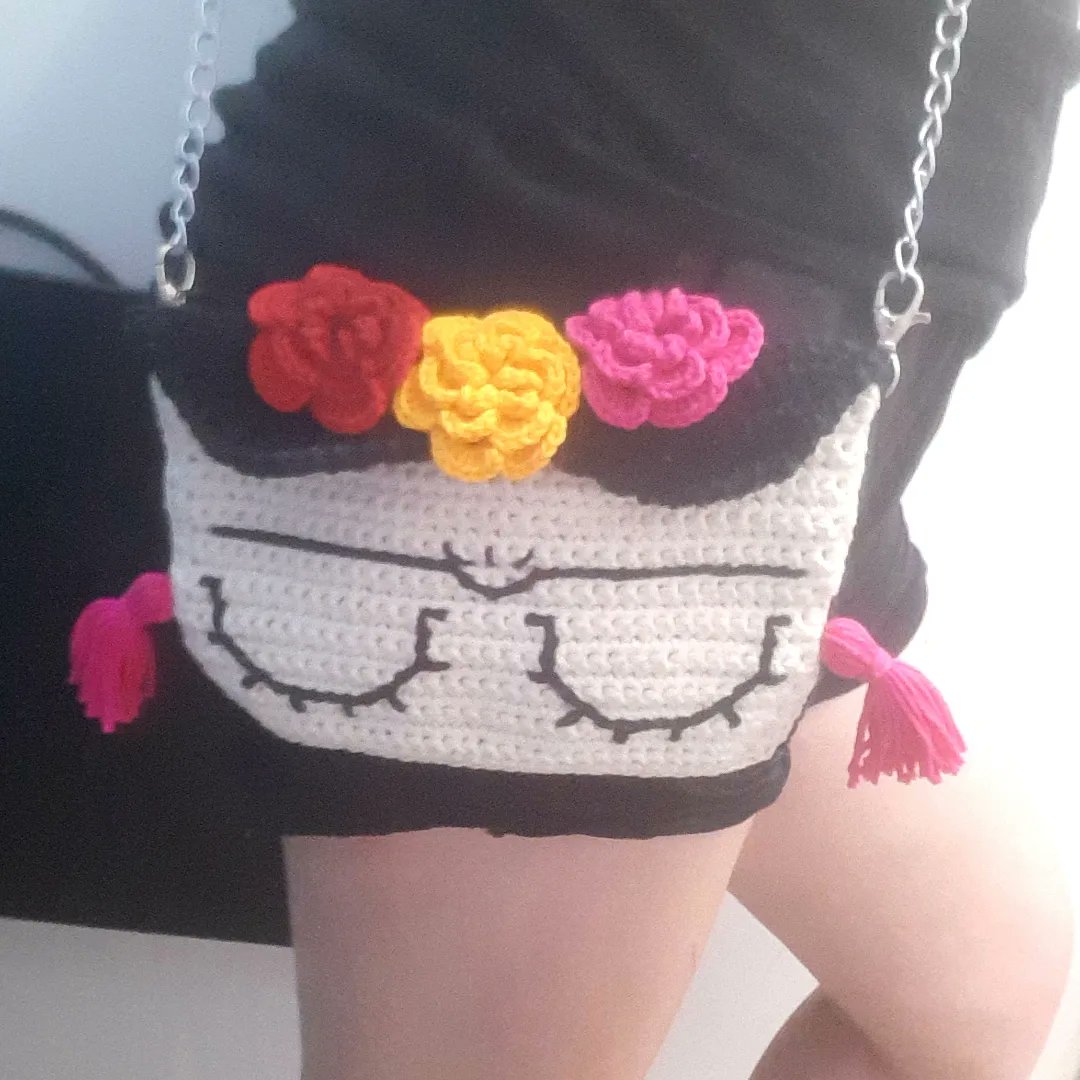 amiguruche's tweet photo. Clutch Frida Kahlo
Pattern: Crochet Adriana
Execução: Clara Aleixo
.
.
.
#empreendedorassaogoncalo #sustentabilidade #mulheresunidas #unidaspodemosmais #amigurumi #crochê #feitoamao #artesanato #handmade #clutch #fridakahlo #clutchfridakahlo #trindade #saogoncalo #rj https://t.co/XkiuaTvRCw