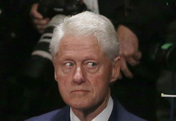 RickyDoggin's tweet photo. Just to put the Trump case in prospective....

Bill Clinton Paid Paula Jones $850,000 in Hush Money — Was Never Charged https://t.co/IZ2lHiapQT