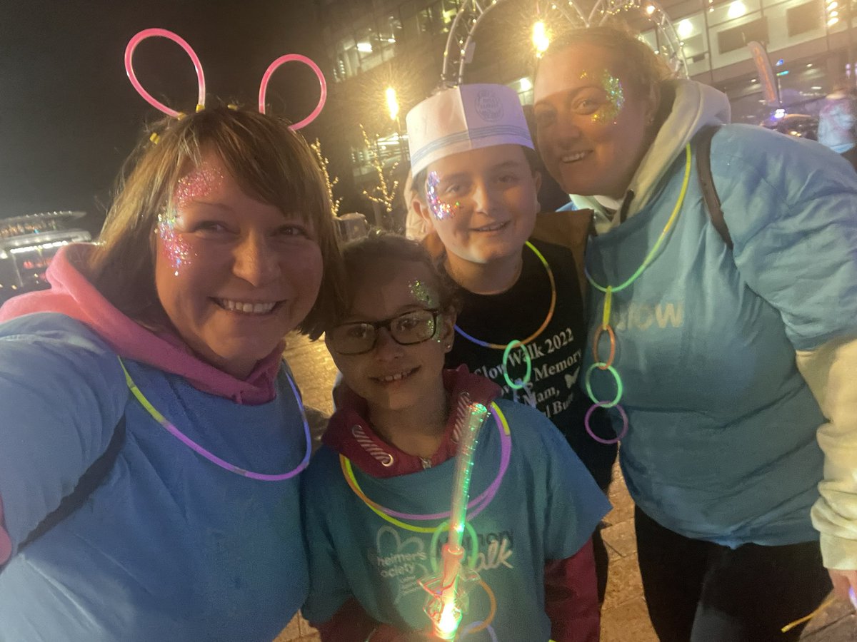 EmmaRobertsNN's tweet photo. And we are off! Not to late to sponsor #Alzheimers #glowwalk #DementiaCare https://t.co/NCQYCOnIvt https://t.co/DVAJadcFqq