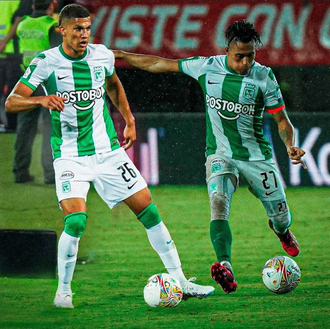 Cuantos son que con estos 2 me voy a la guerra 🛡⚔

Huevas , carácter , amor , mentalidad ganador  y disposición para el equipo .

Sebastian Gomez 🃏
Nelson Deossa 🪄

Vamos los verdes 🇳🇬⚽🏆🏆

📸@colombiaverdolaga