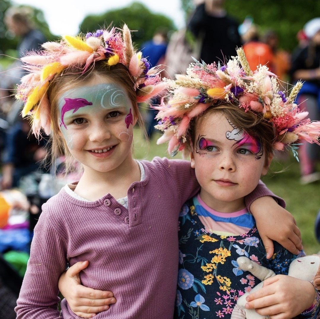 Happy Mums Day 🎁 
Pop over 2 Instagram 4 a chance to #win festival tickets and craft workshops here
instagram.com/p/CpyEYjvolyb/…
#MothersDay