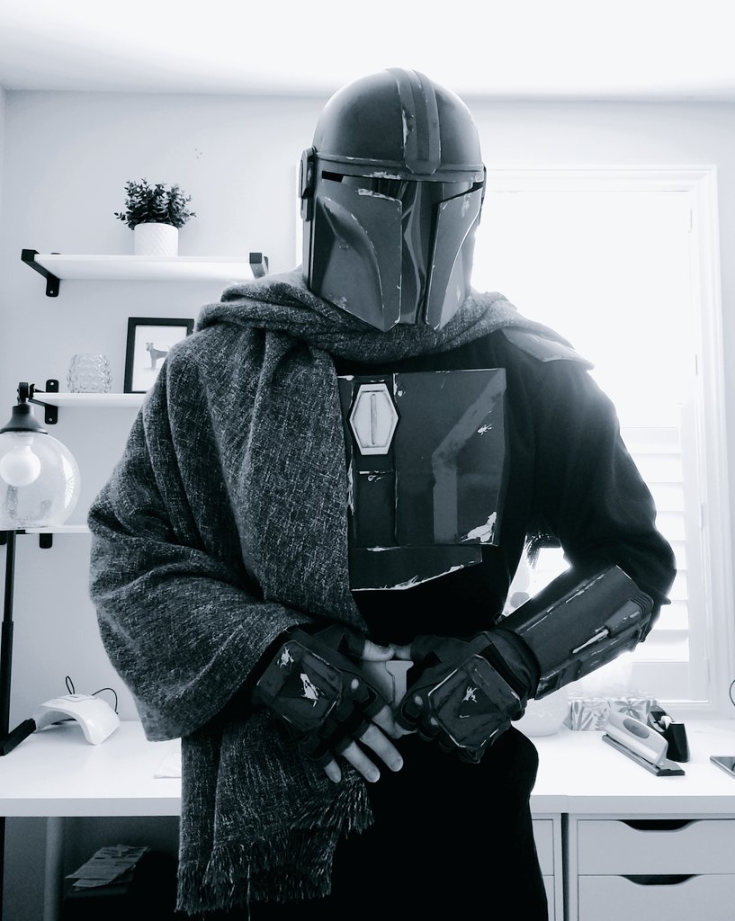 Helveck's tweet photo. Hey all! Just thought I'd share my #Mandalorian cosplay project. Nearing finish, but things like belt and poncho/cape are just placement for now until finalized. 

Concept looking good so far? Bad? Lacking something? Any feedback welcome! https://t.co/Ev7vDu0jVM