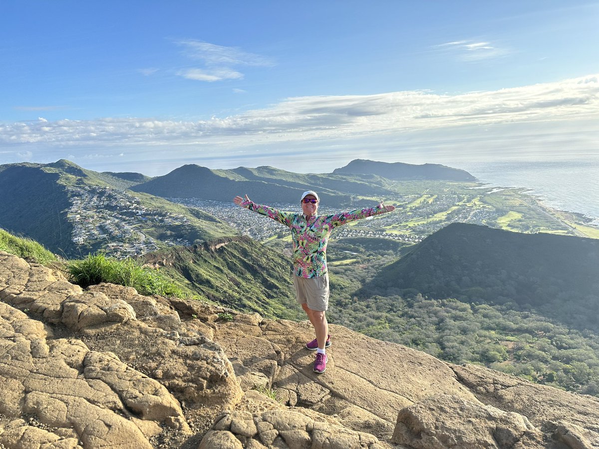 OlgaBaban's tweet photo. Koko Head hike! https://t.co/izsLA30hgv