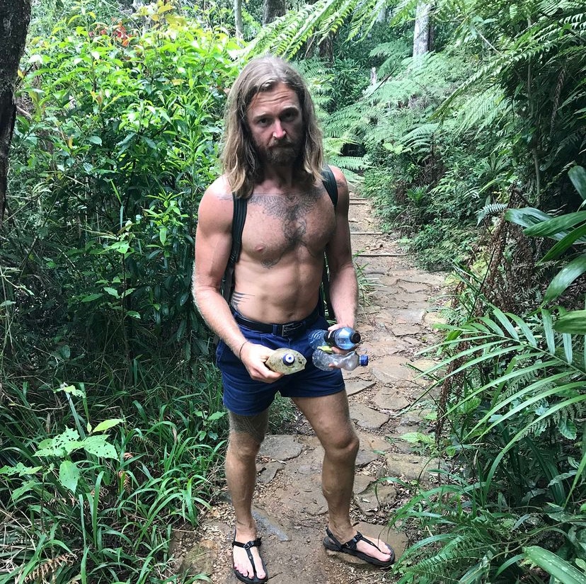 LUNAsandals's tweet photo. We found a LUNAfam putting in the WORK on the trails. 🚮
Who needs a trail to explore nature when you can find an adventure amongst the trash left behind! Let's join together and make a difference by picking up and disposing of this trash responsibly. #saveourtrails https://t.co/RMBiFdxTgV