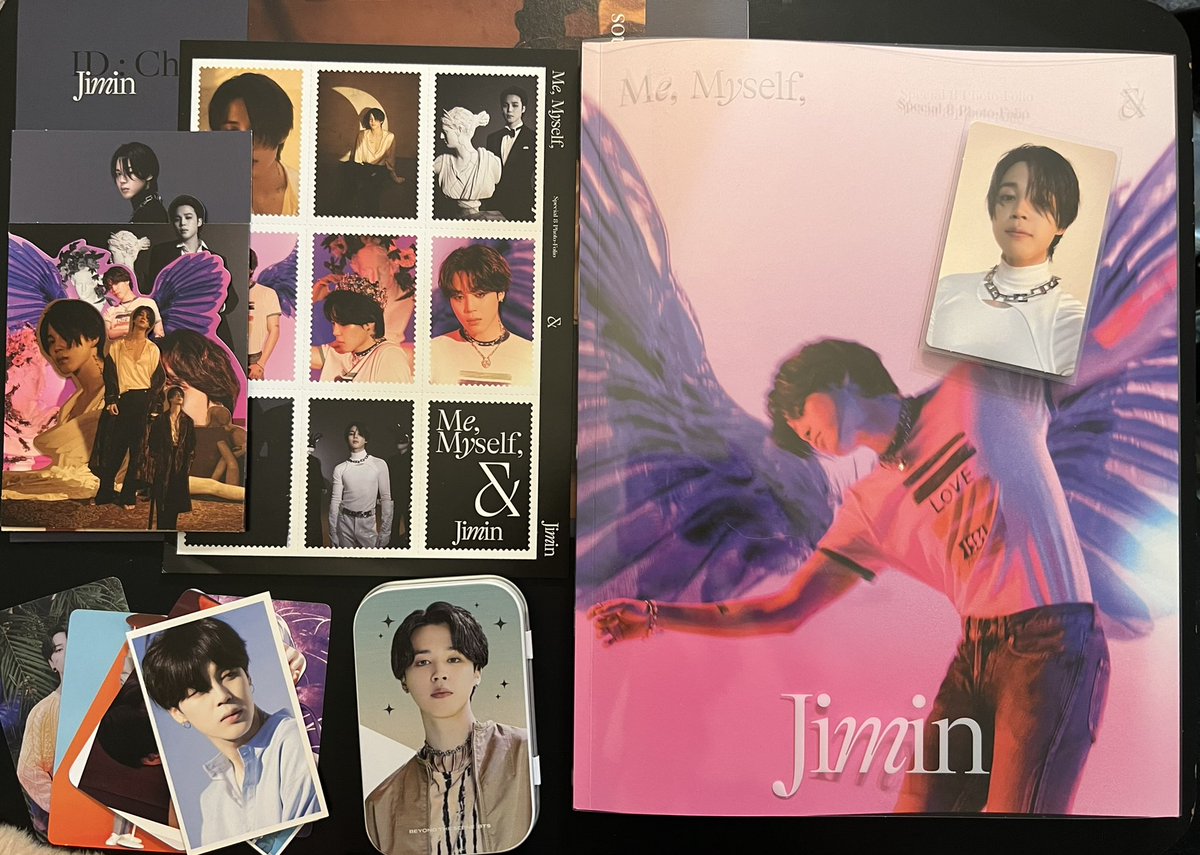 LauriAnna_RME's tweet photo. ✨GIVEAWAY ✨🌜🌙

⭐️US only

Includes 1 Unsealed Jimin folio includes only shown inclusions (no random pc)
A $20 giftcode to Megrokosmos Etsy shop (link &amp; more info in reply) &amp; other freebies

▫️must be following me
▫️rt  &amp; like
▫️reply your fav Tannie pic or gif
▫️ends March 24 https://t.co/ezJiZ5H0ir