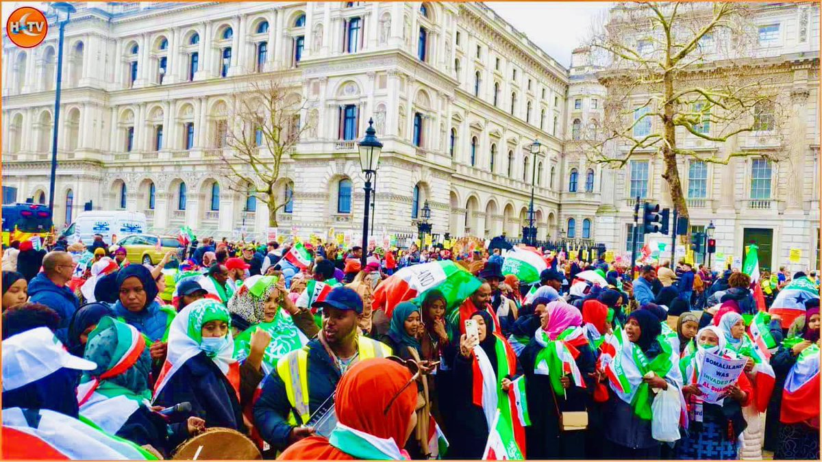 SihaamMumin's tweet photo. It looks like May 18th on my timeline 😍 Somaliland's most powerful PILLAR is its people 💪🏽 As usual UK Somalilanders showed up and showed out for their beloved Somaliland 👏🏽🙏🏽 Somaliland is good as long as it’s people are alive and well 💚🤍❤️ https://t.co/P54uv0eLPW