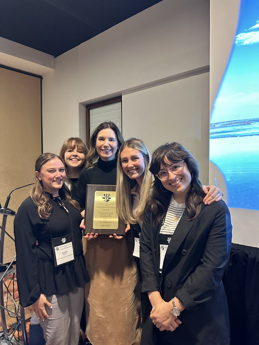 shelxhunter's tweet image. Could not be more proud
Of my mentor @LaurenKois
Saleem Shah winner

👏🏼👑🥳

#APLS2023 #HaikRu