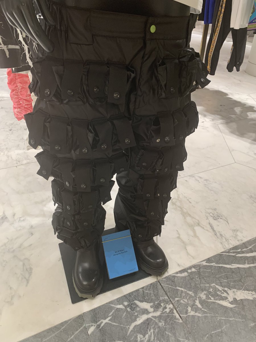 BobbiHuyton's tweet image. Wearing these trousers next time I travel @Ryanair