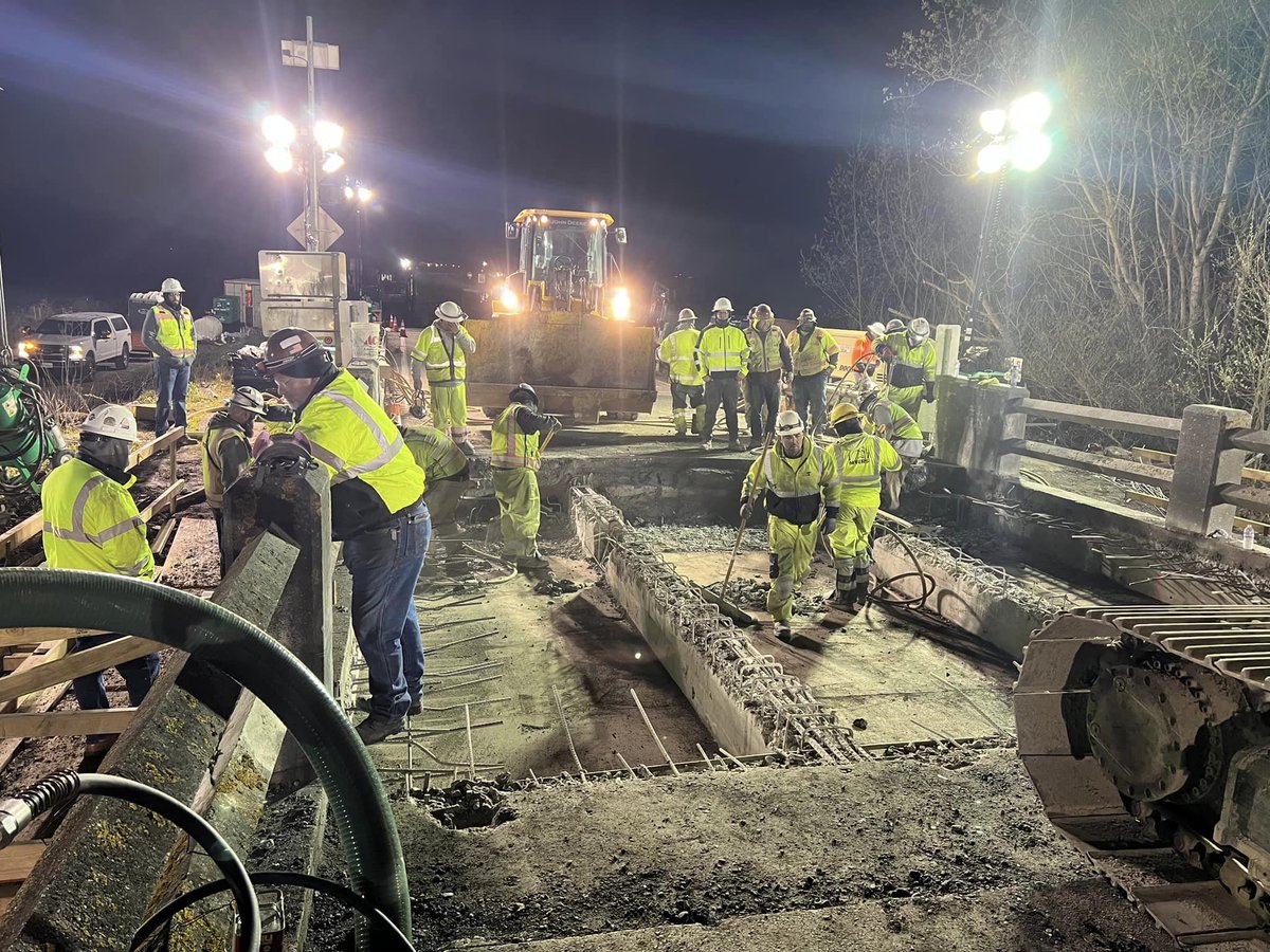 CaltransDist1's tweet photo. FERNBRIDGE CLOSURE CONTINUES
#Fernbridge between U.S 101 and #Ferndale is closed until 5 a.m. on Monday. Motorists — including emergency vehicles — will need to use an alternate route. Thanks to the community for being patient as we’ve worked to accelerate repairs at Fernbridge. https://t.co/XEO4HkNl9J