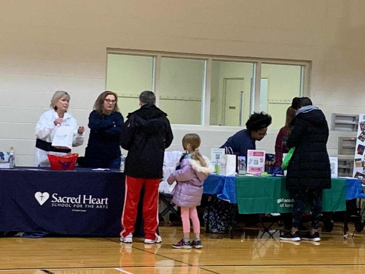 It was a great time at the Summer Camp Kick Off this morning! We hope all of the families that came through picked up lots of good information. <a href="/hawthornehawks/">Hawthorne Elementary</a> had two scholarship winners! <a href="/JCPSKY/">JCPS</a> <a href="/FRYSC_JCPS/">FRYSC JCPS</a> <a href="/JCPSAsstSuptASP/">Dr. Alicia Averette</a> <a href="/GoffnerGwen/">Dr.  Gwen Goffner</a>