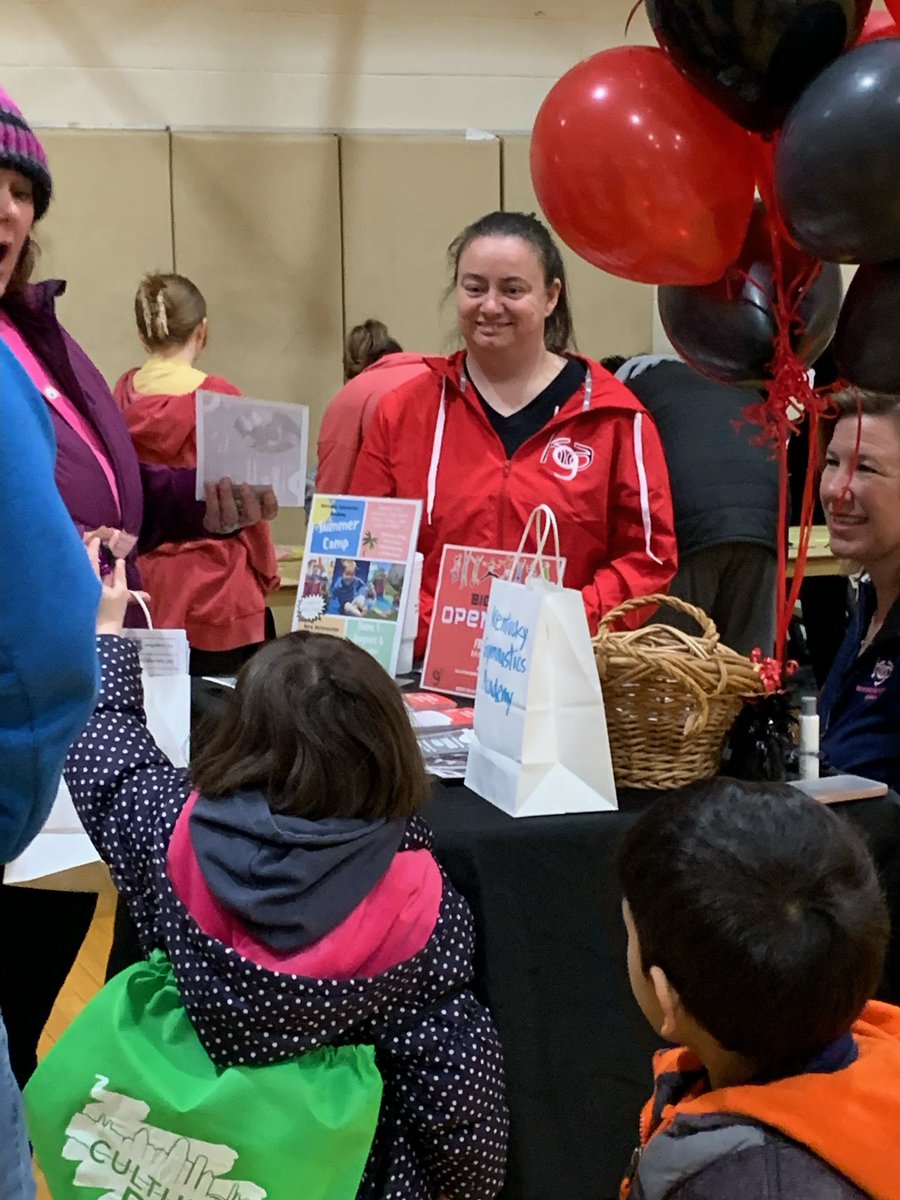 BloomHawthorne's tweet photo. It was a great time at the Summer Camp Kick Off this morning! We hope all of the families that came through picked up lots of good information. @hawthornehawks had two scholarship winners! @JCPSKY @FRYSC_JCPS @JCPSAsstSuptASP @GoffnerGwen https://t.co/QmshAttMlR