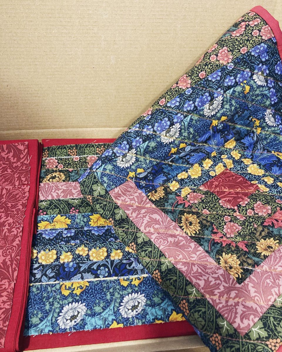 Creative_Patch's tweet image. New Log Cabin cushion kit will be available soon on my Etsy shop link at my bio . Limited edition kits . #quilting #quilt #patchwork #patch # patchworkkit #novicepatchwork #quiltkit #etsy #etsyshop #etsyseller #etsyhandmade