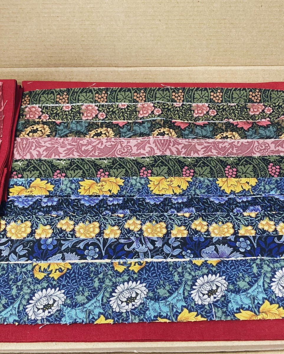 Creative_Patch's tweet image. New Log Cabin cushion kit will be available soon on my Etsy shop link at my bio . Limited edition kits . #quilting #quilt #patchwork #patch # patchworkkit #novicepatchwork #quiltkit #etsy #etsyshop #etsyseller #etsyhandmade