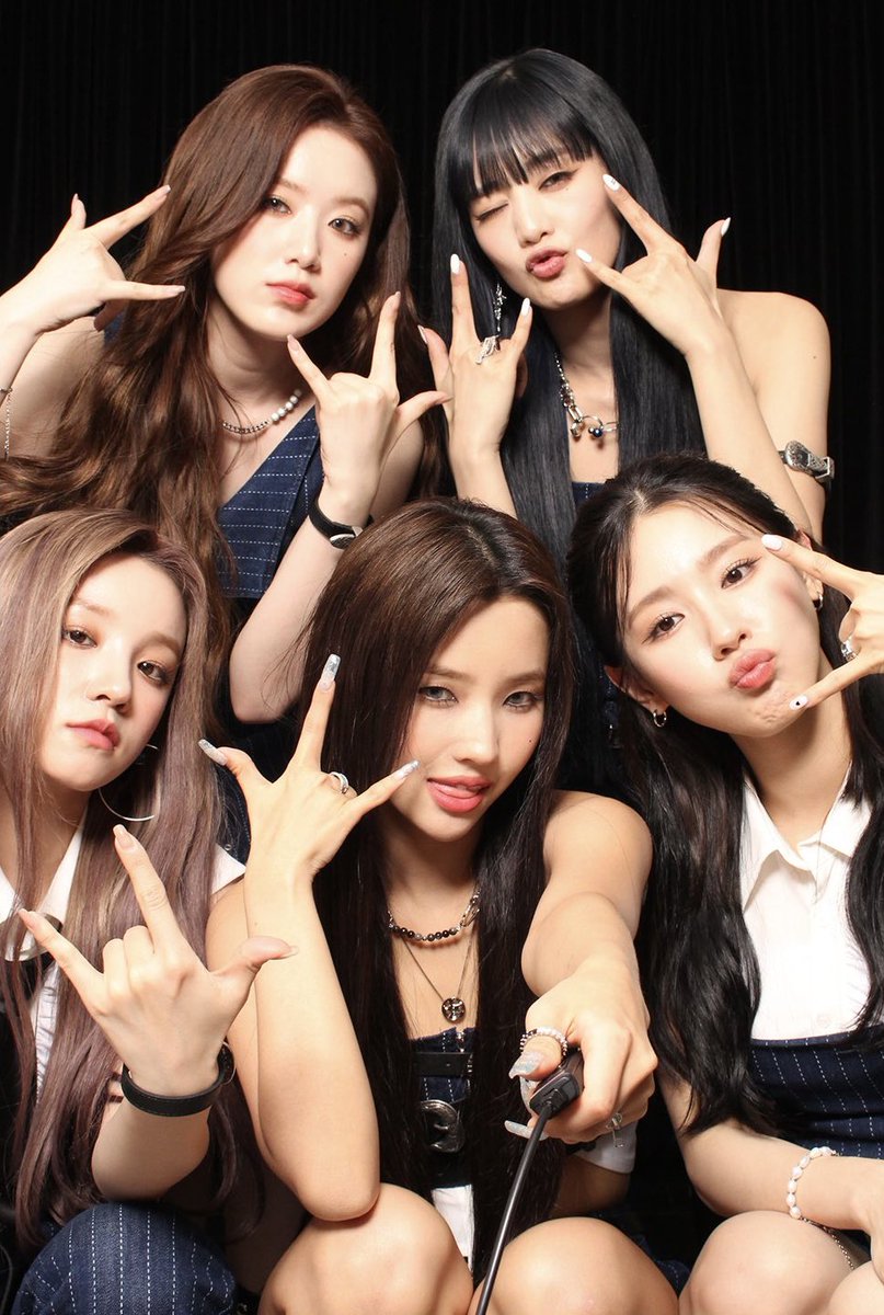 archivegidle's tweet photo. they're so cool https://t.co/NnzhgsSz19