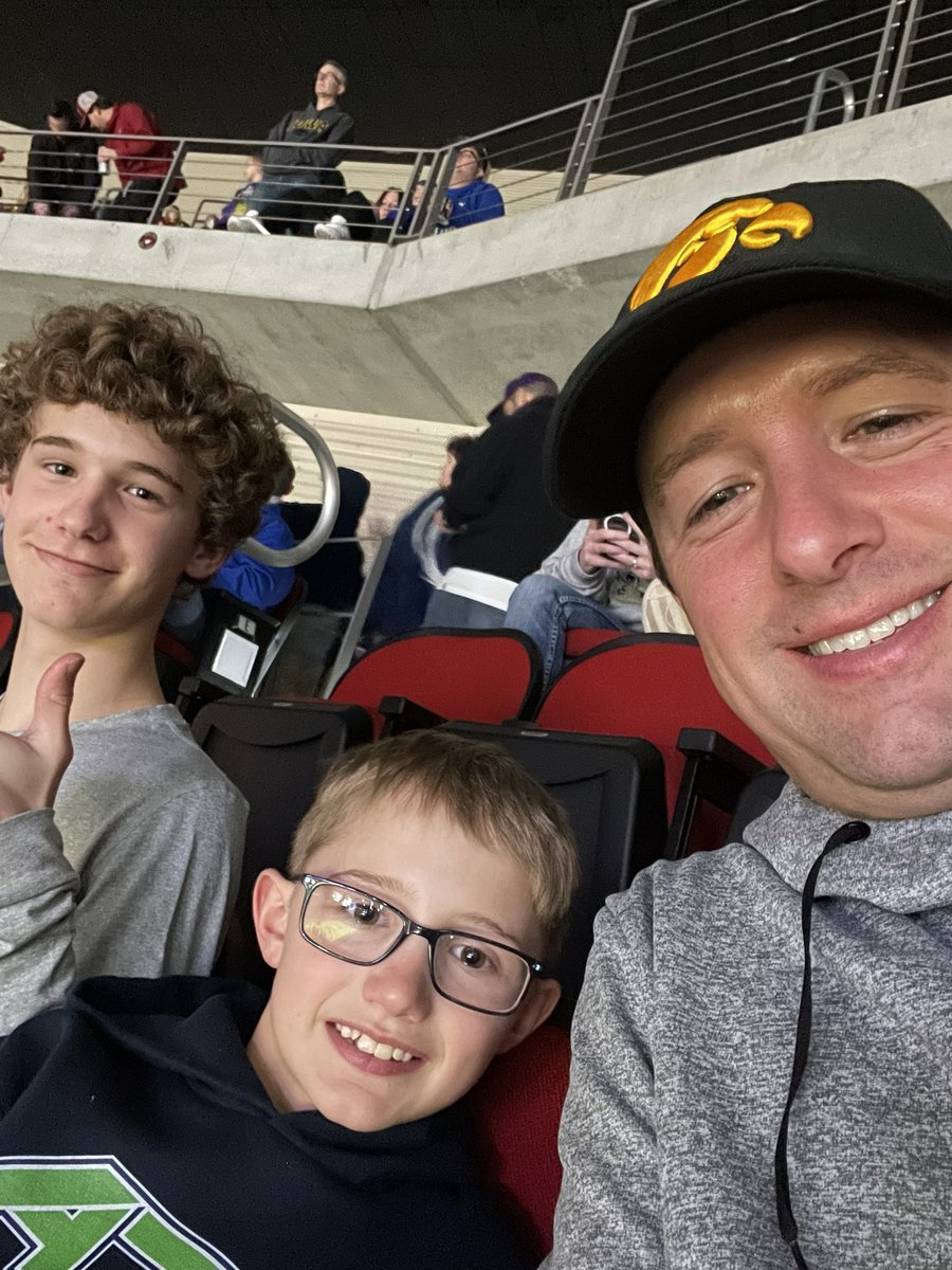bvrunner99's tweet photo. #mmselfie Go Jayhawks! https://t.co/i7gKCYE84F