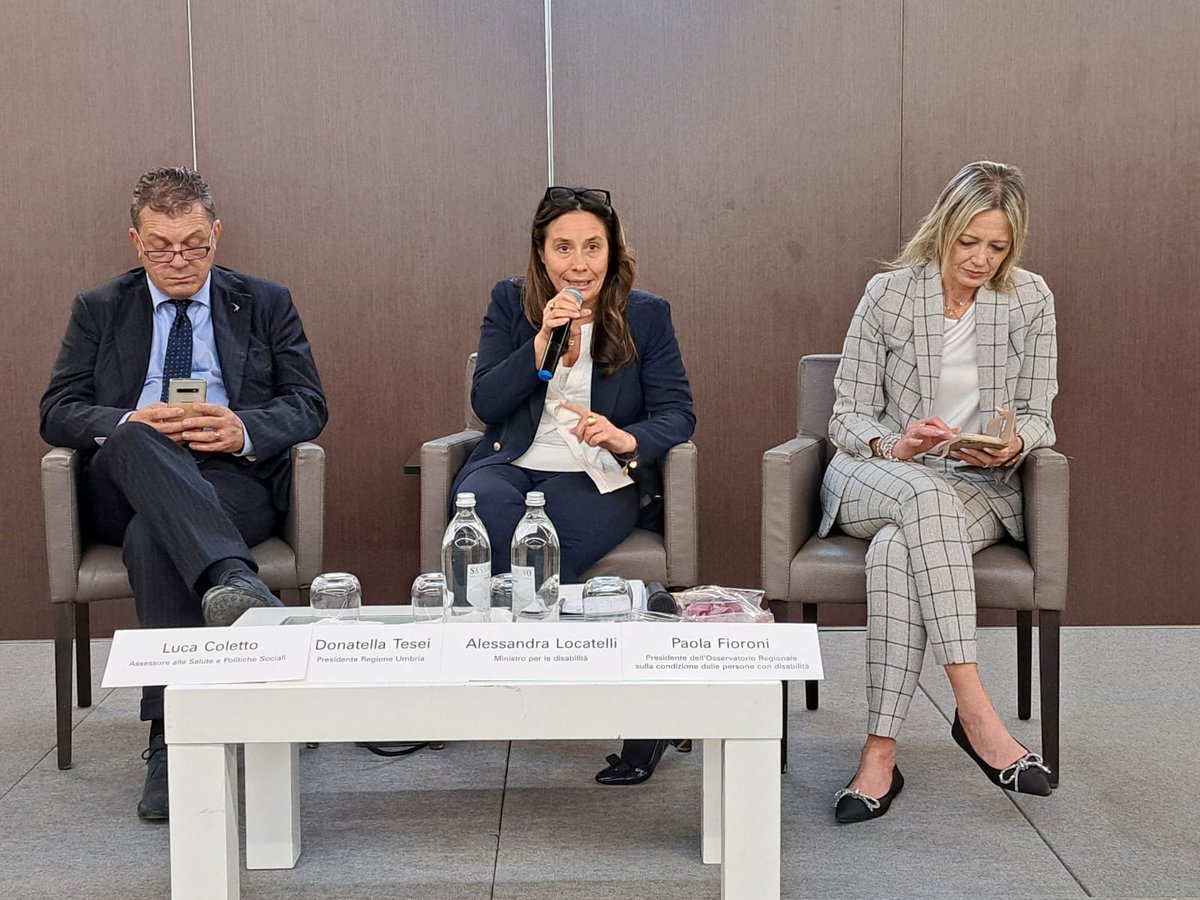 Ale_Locatelli_'s tweet photo. Oggi pomeriggio a #Perugia ho incontrato l’Osservatorio Regionale dell’Umbria sulla condizione delle persone con #disabilità per aggiornarli sulle azioni del #Governo ma anche per ascoltare le problematiche e le proposte che hanno voluto espormi. (1/2) https://t.co/PKr2eUfiSb