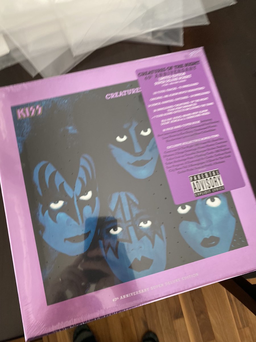 Creatures!!!!! So excited to open this up. #KISSARMY #Creatures #vinnievincent #GeneSimmons #PaulStanley #AceFrehley #PeterCriss #recordstoreday #Rockmusic #KISS #endoftheroadtour #HowardStern