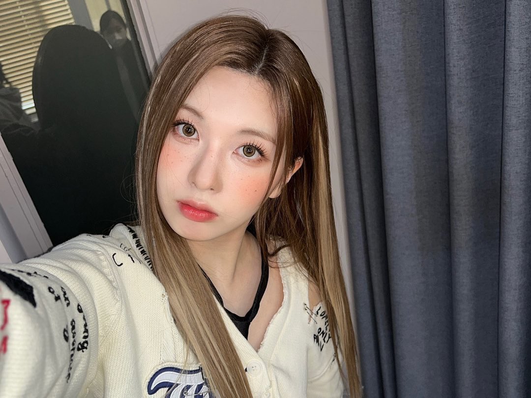 NMIXXTurkiye's tweet photo. 230318 | 📸 #BAE Instagram Güncellemesi 

🤎?🖤?

#NMIXX #BAE #Solstagram #Lovemelikethis https://t.co/SWki5HQEdW