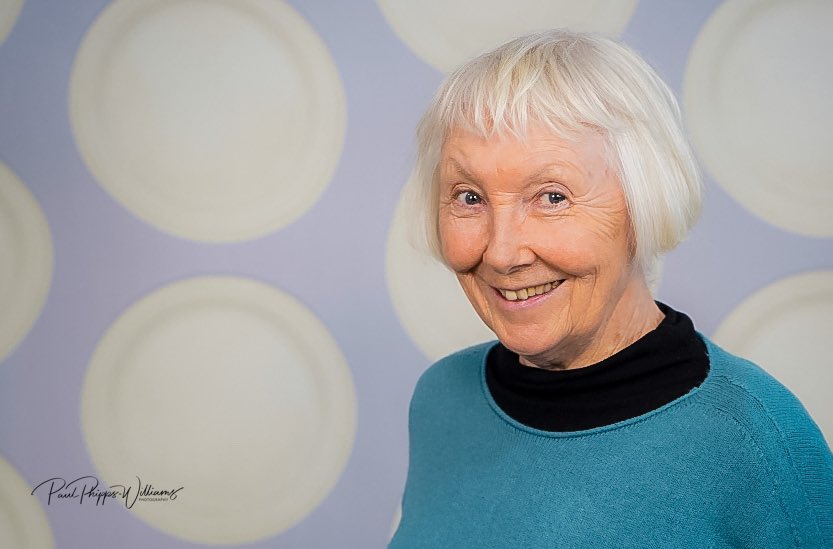 misterphipps's tweet image. Finally getting round to watching @DrMatthewSweet’s gorgeous and heart-aching interview with Maureen O’Brien. A week on from #Valiant2023 I’m getting flashbacks to spending a lovely afternoon with her with @fantomfilms in Sheffield last year. #doctorwho