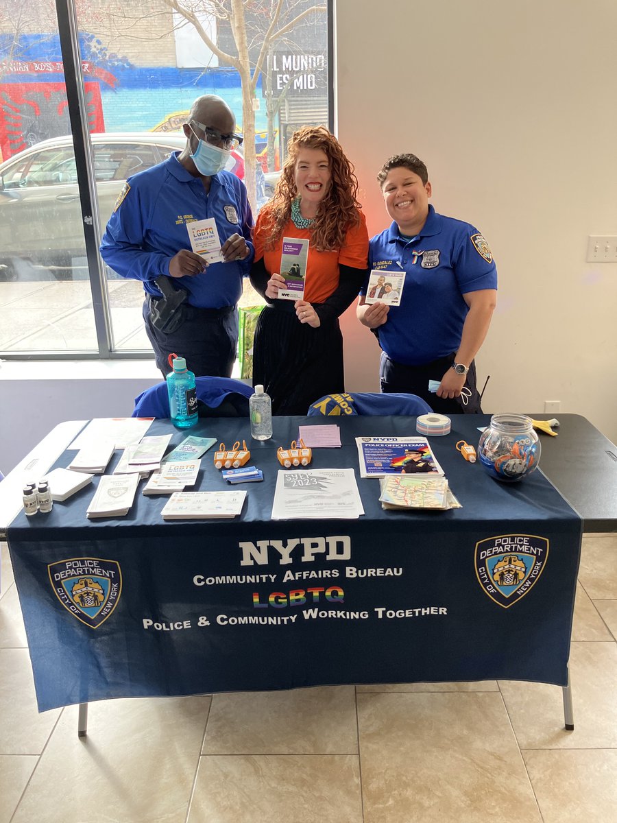 Our LGBTQIA+ Outreach Unit were connecting resources to the community by promoting healthy & positive relationships at @Dest2morrow DIVAS event celebrating Women’s History Month. Thank you to Yaharia & Angela @nycendgbv in continued effort to end domestic & gender based violence