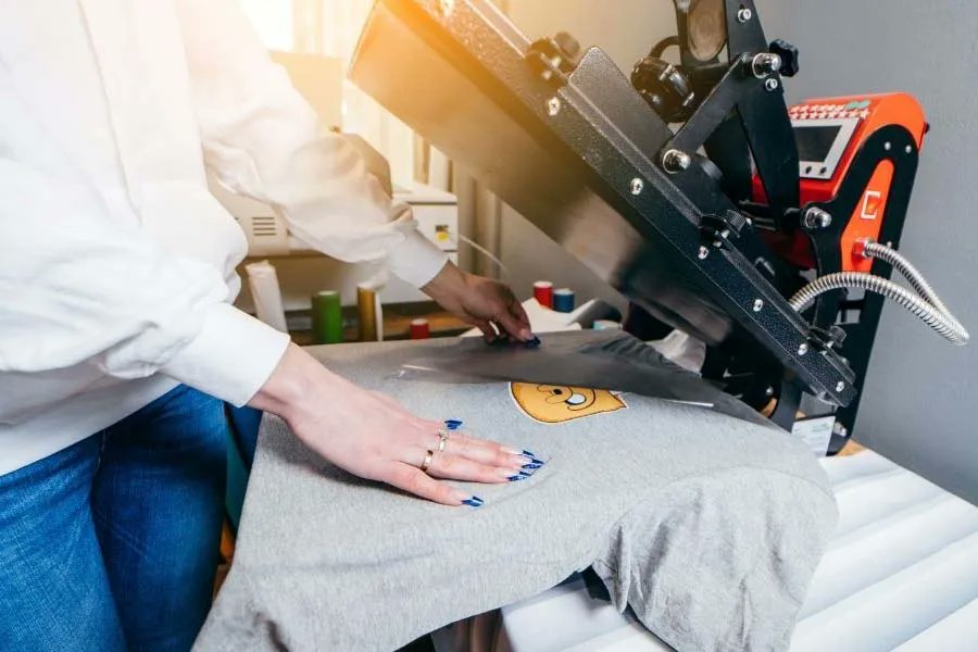 Upgrade Your Business with Custom Vinyl Printing: Unleash the Potential of Personalized Products 

Read more here: buff.ly/428KztP 

#vinylprinting #business #customproducts #customaccessories #custom #everlighten