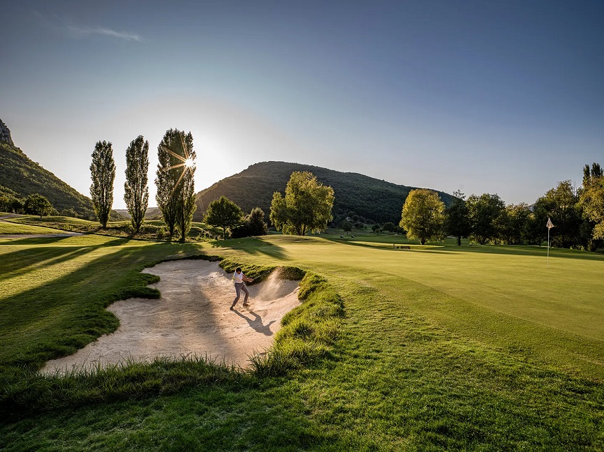 Breiti's tweet photo. Where will you play golf abroad in 2023? I will start at Antognolla Golf Club. See why https://t.co/usTk5zb11Y 💓⛳🏌🇮🇹 #antognollagolfclub #italy #golfbusinessmonitor #golfholiday #golftravel #rtj2 #winetourism #golfclubmarketing #golfindustry #italiangolfcourse #italiangolfclub https://t.co/KoBPfhQYgN