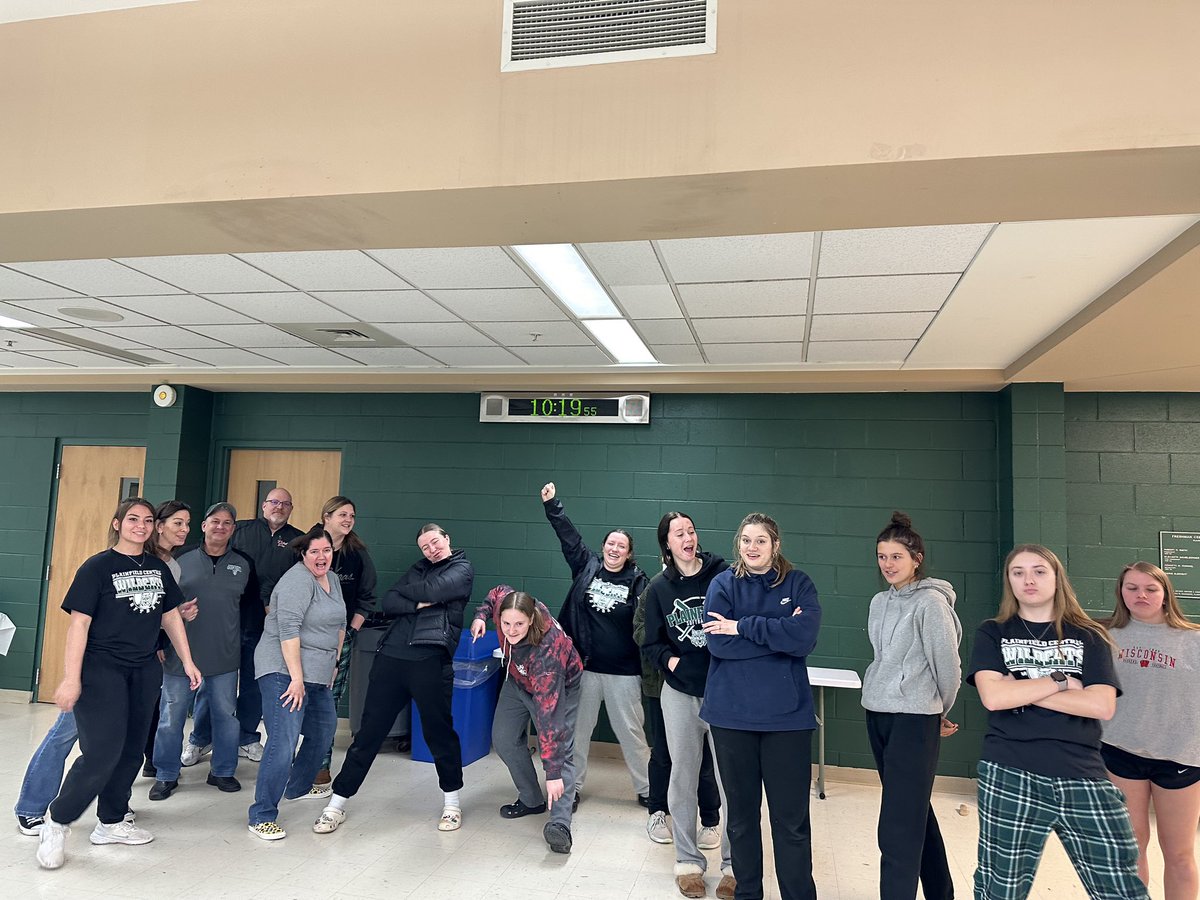 pchssoftball1's tweet photo. 2023 Softball Program Breakfast 

Started with a meet and greet, followed by a great breakfast, and ended with fun games involving players, parents, and coaches! 
Thank you to all of the families for helping make this a success!

#WildcatPride
@MkruszWildcats https://t.co/ttAqOsAsFk