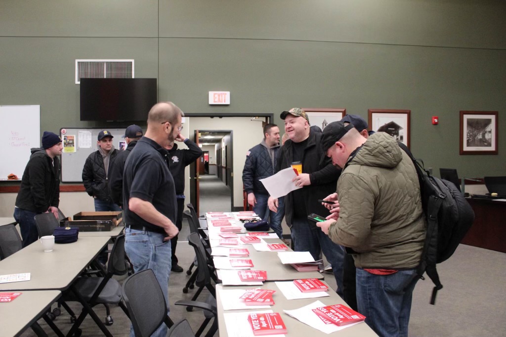 AFFI1935's tweet image. Oswego Firefighters Local 4773 out today fighting the cold talking to voters about their much needed bond referendum.